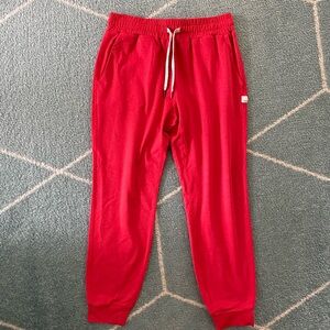 Vuori Performance Joggers in Red XS